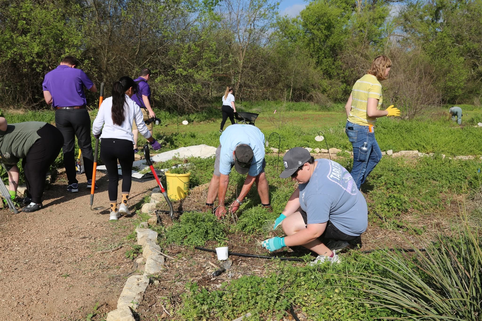 Prairie Oaks volunteers
